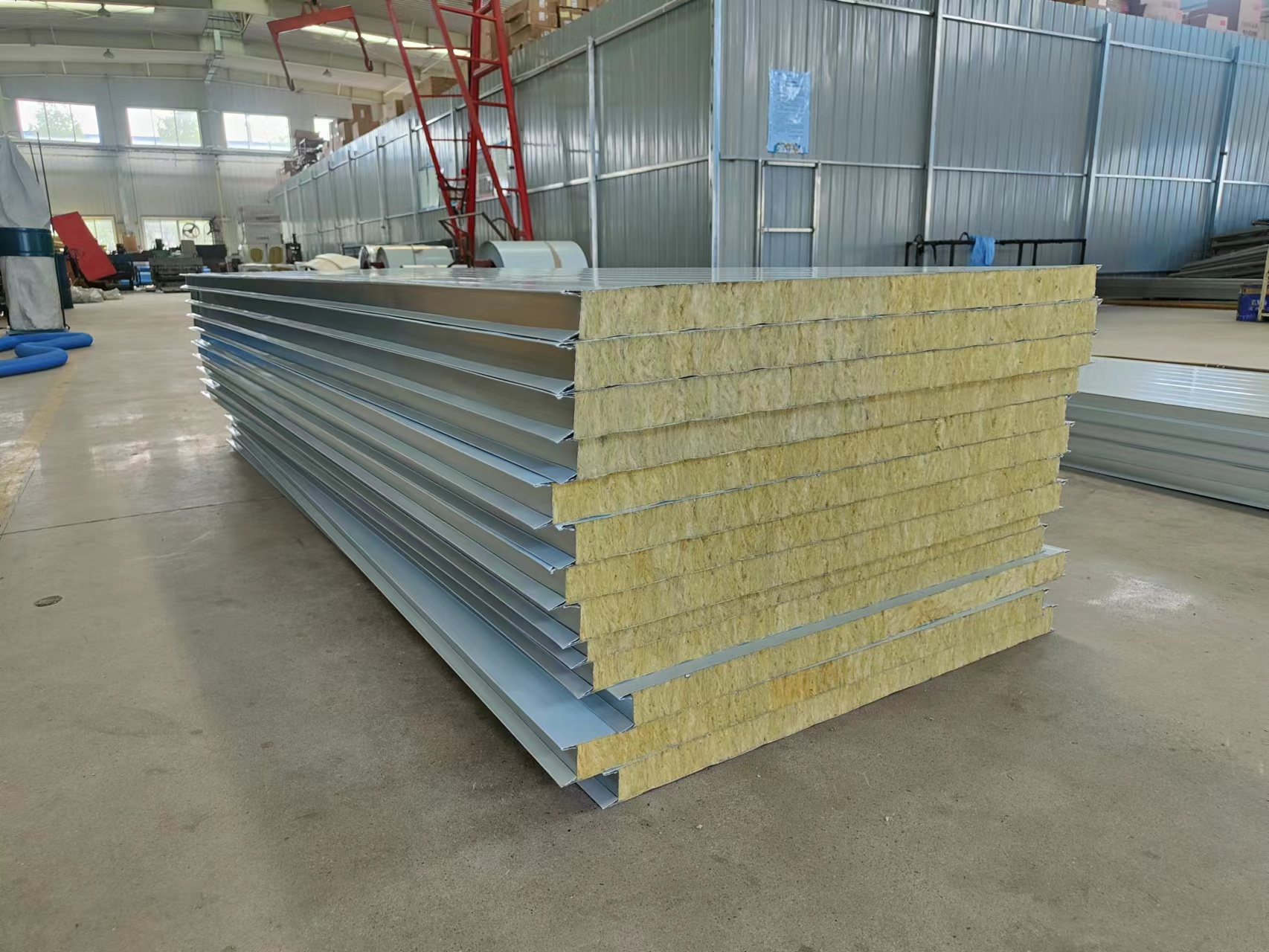 凈化板與巖棉板有什么區別？